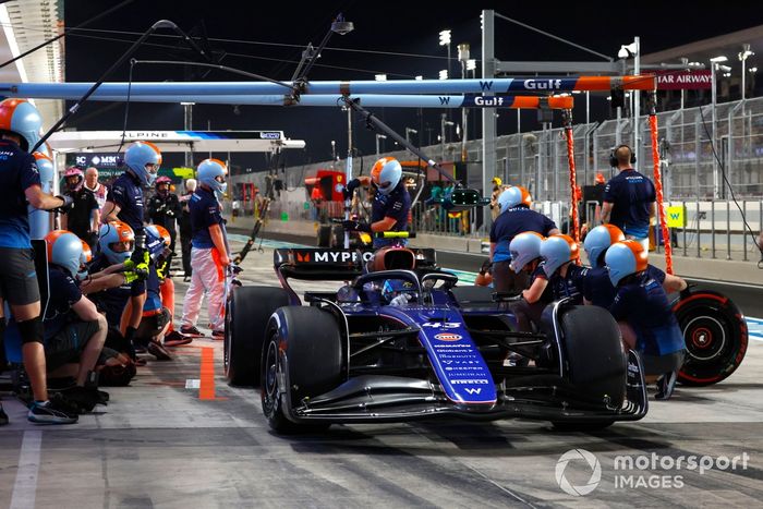 Franco Colapinto, Williams FW46, in the pit lane