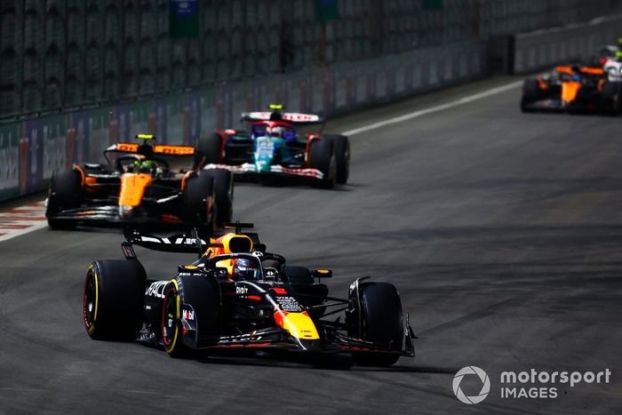 Max Verstappen, Red Bull Racing RB20, Lando Norris, McLaren MCL38, Yuki Tsunoda, RB F1 Team VCARB 01