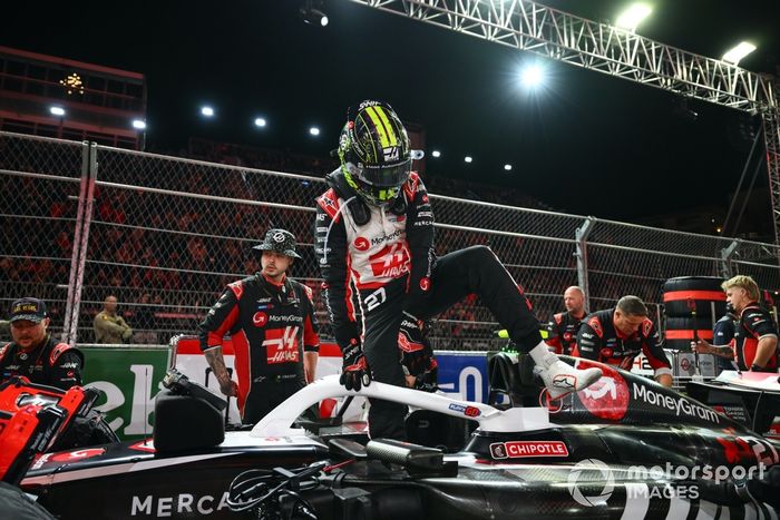 Nico Hulkenberg, Haas F1 Team, on the grid