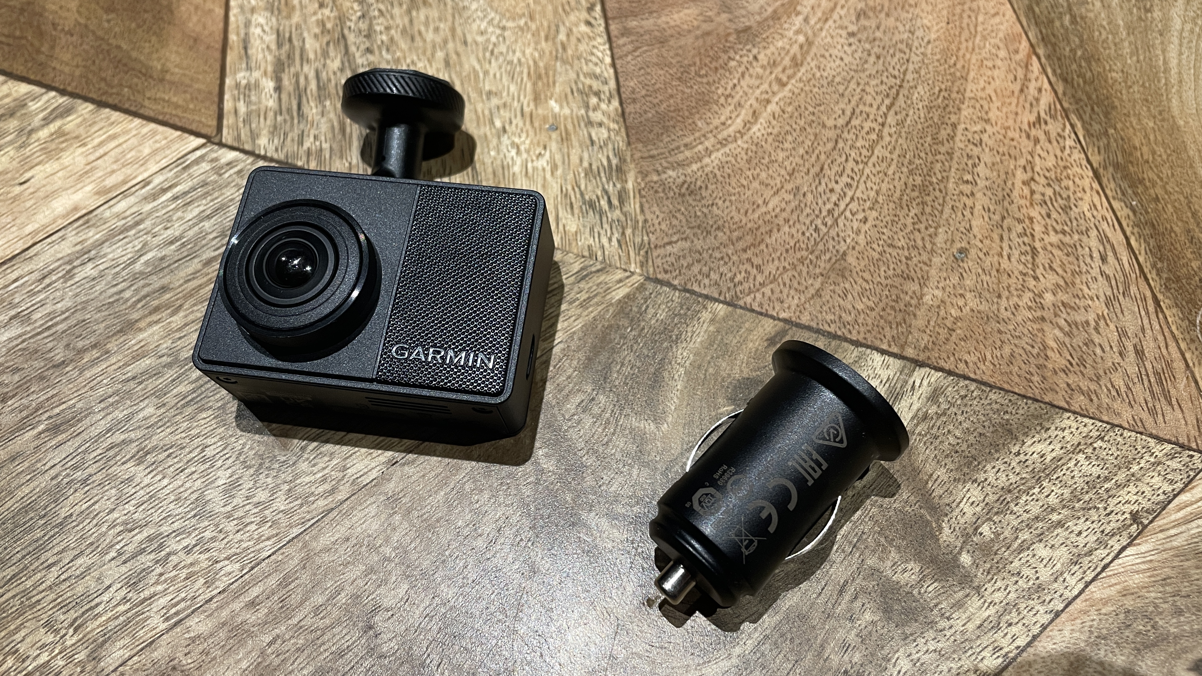 Garmin Dash Cam 67W