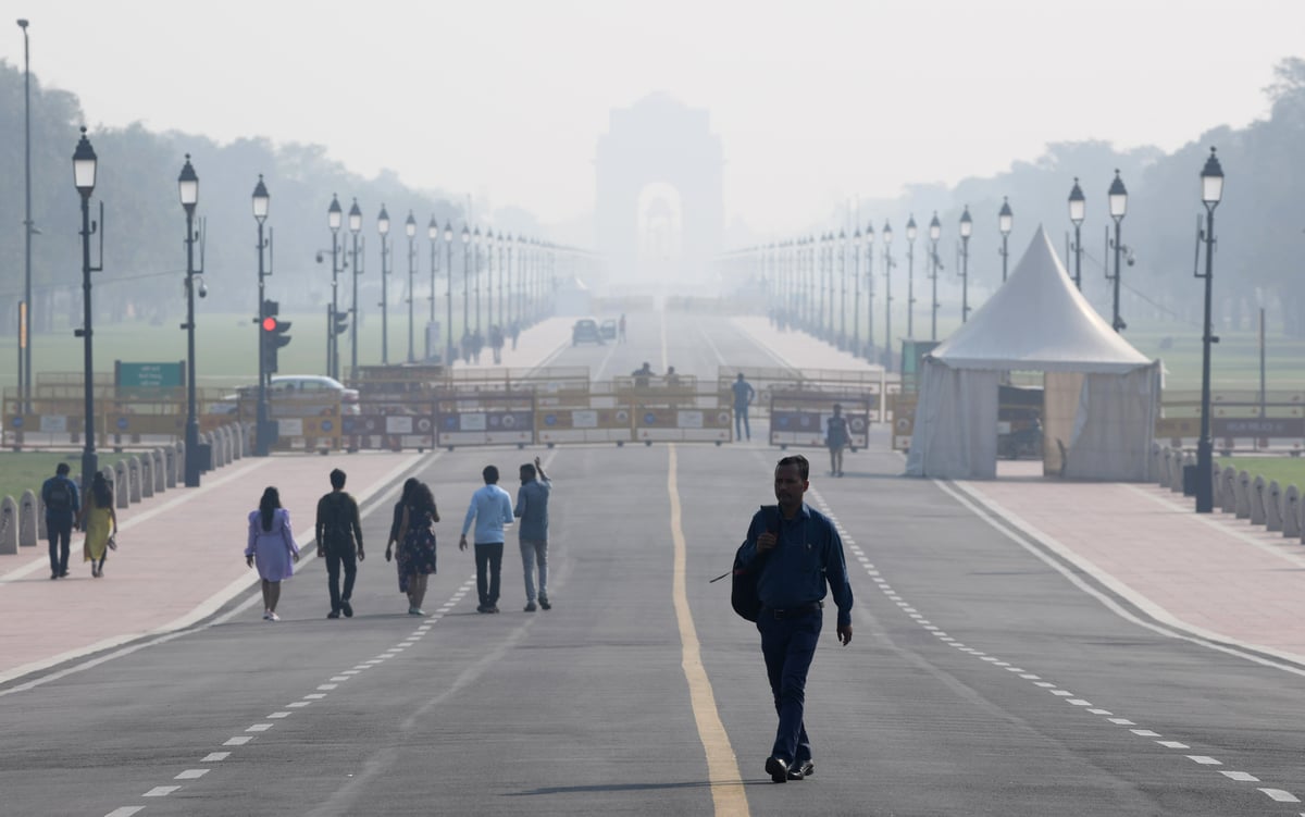 Delhi Takes Slightly Better Breath As AQI Improves For Fourth Consecutive Day; Check Out Weather Report & More