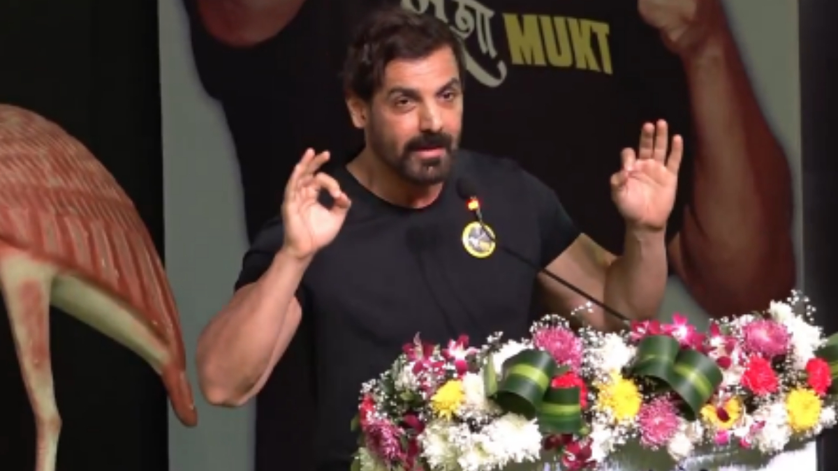 John Abraham Says He’s Never Touched Drugs, Urges Students Not To Smoke Or Drink At Navi Mumbai Event (VIDEO)