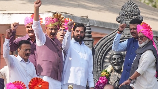 Maharashtra CM Devendra Fadnavis, Deputy CMs Eknath Shinde and Ajit Pawar pay tribute to Chhatrapati Shivaji Maharaj before the Special session of the state Assembly.(PTI)