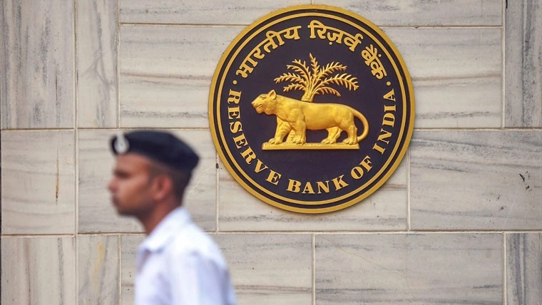 'RBI Seems Especially Soft On Axis Bank': Senior Business Journalist Sucheta Dalal Accuses Central Bank Of Not Doing Its Job