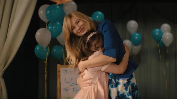 8phwundsktcj5ubx9heghu-3 Ellen Pompeo and Imogen Faith Reid in Good American Family
